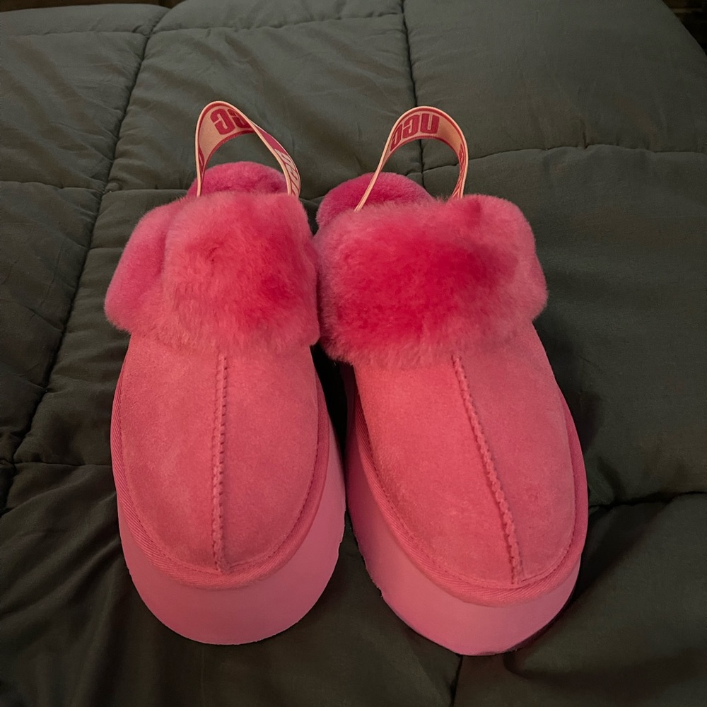 Ughh platform slippers brand new